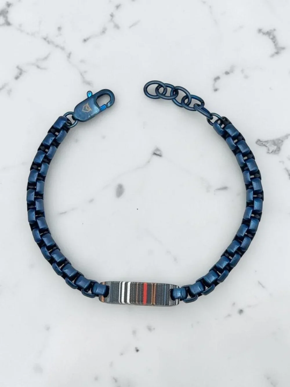 So Chic Gent's Blue Stainless Steel and Carbon Fiber Bracelet